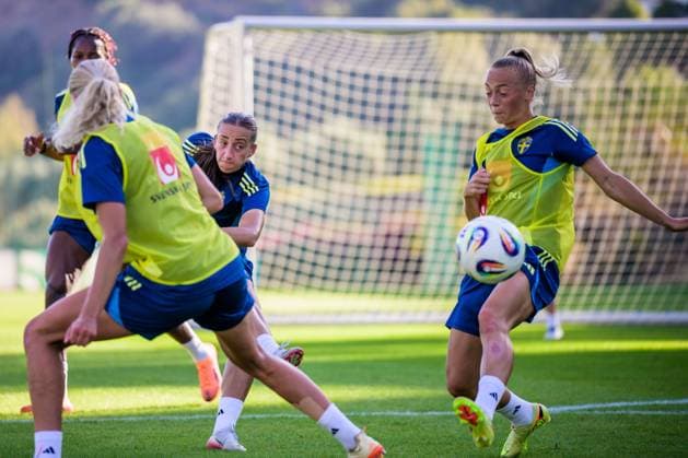251025 Rosa Kafaji of the Swedish women s national football team on October 25, 2025 in Benahavis. Photo: Ludvig Thunman BILDBYRAN kod LT LT0736 fotboll football soccer fotball träning practice training sverige sweden dam bbeng Copyright: LUDVIGxTHUNMAN BB251025LT006