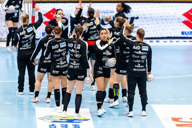 25.10.2025, GER, Handball, Frauen, Saison 2025 2026, Alsco 1.Bl, 6.Spieltag, Thueringer HC - VfL Oldenburg WarmUp Thueringer HC, mit im Bild Giulia Guarieiro (Thueringer HC,13) 99947 Bad Langensalza Salza Halle Sporthalle Mehrz Thüringen Deutschland