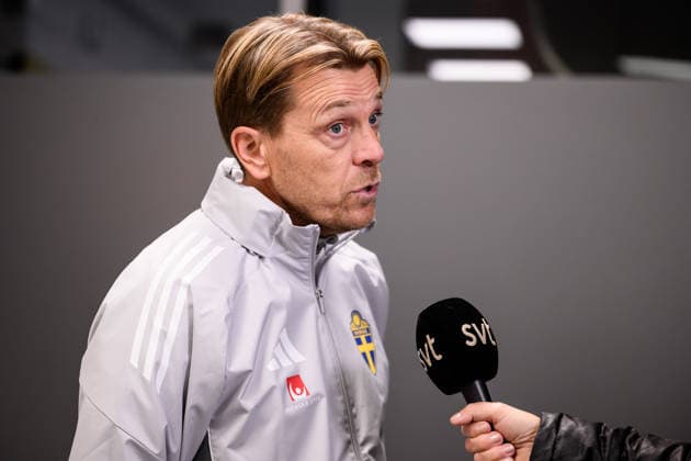 251201 Head coach Tony Gustavsson of the Swedish women s national football team in the mixed zone after a training session on December 1, 2025 in Stockholm. Photo: Jesper Zerman BILDBYRAN kod JZ JZ0652 fotboll football soccer fotball nations league uefa womens nations league träning practice training sverige sweden dam bbeng Copyright: JESPERxZERMAN BB251201JZ049