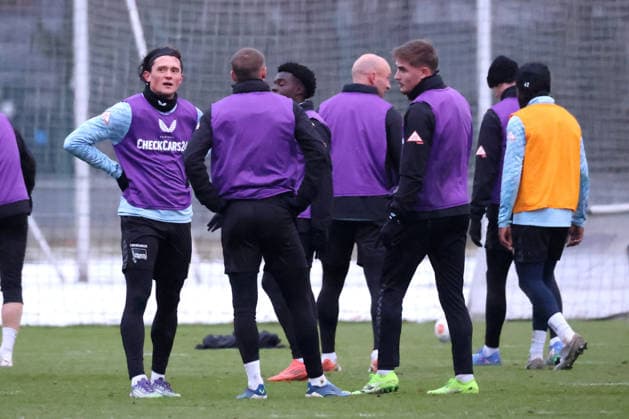 DEU, DFL, 2. FBL Hertha BSC, Training, 02.01.2026, Sportforum, Berlin, DEU, DFL, 2. FBL Hertha BSC, Training, im Bild Hertha-Spielerkreis, Fabian Reese (Hertha BSC Berlin 11), Marten Winkler (Hertha BSC Berlin 22) DFL - regulations prohibit any use of Photographs as image sequences and or quasi-video