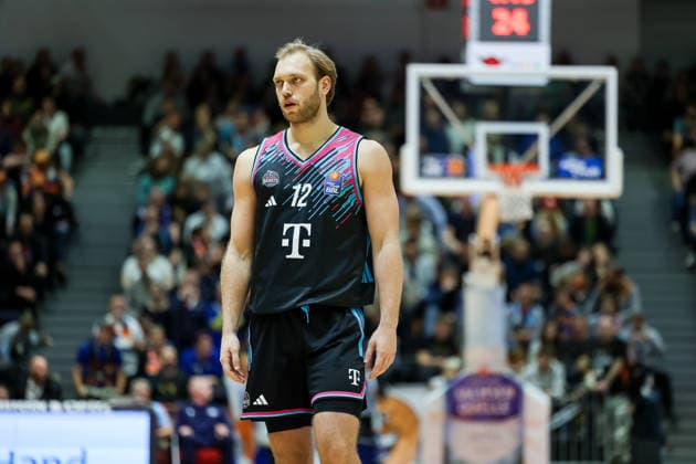 Melvin Jostmann (Telekom Baskets Bonn, 12), Science City Jena vs. Telekom Baskets Bonn, Basketball, easycredit Basketball Bundesliga, 13. Spieltag, Saison 2025 2026, 29.12.2025, Science City Jena vs. Telekom Baskets Bonn, Basketball, easycredit Basketball Bundesliga, 13. Spieltag, Saison 2025 2026, 29.12.2025 Jena Copyright: xEibner-Pressefoto LauraxRoemerx EP_LRR