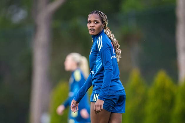 260225 Evelyn Ijeh of the Swedish women s national football at a training session on February 25, 2026 in Albufeira. Photo: Ludvig Thunman BILDBYRAN kod LT LT0773 fotboll football soccer fotball träning practice training sverige sweden dam bbeng Copyright: LUDVIGxTHUNMAN BB260225LT050