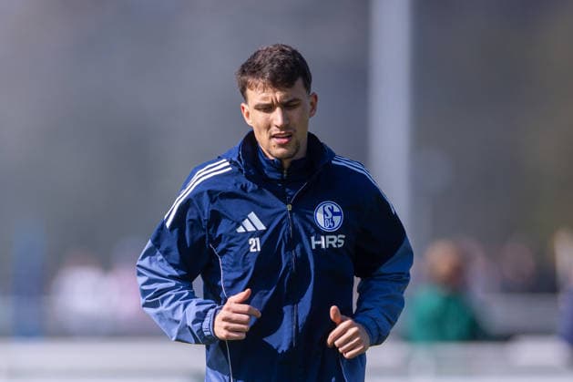 01.04.2026, Fussball, Training des FC Schalke 04. Dejan Ljubicic (FC Schalke 04). Gelsenkirchen Trainingsgelände FC Schalke 04 NRW Deutschland xRHR-FOTO YYx Copyright: RHR-FOTOx RHR-FOTO YY