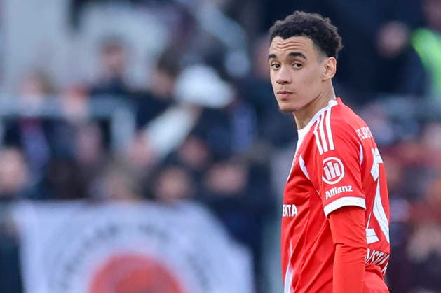 Jamal Musiala (FC Bayern Muenchen) schaut enttaeuscht, Bundesliga, FC St. Pauli v FC Bayern München, Millerntor-Stadion am 11. April 2026 in Hamburg, Deutschland. (Foto von Marco Steinbrenner DeFodi Images) Jamal Musiala (FC Bayern Muenchen) looks dejected, Bundesliga, FC St. Pauli v FC Bayern München, Millerntor-Stadion, April 11, 2026 in Hamburg, Germany. (Photo by Marco Steinbrenner DeFodi Images) DFL regulations prohibit any use of photographs as image sequences and or quasi-video. -