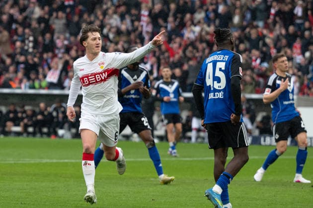 Tor zum 1:0 durch Angelo Stiller (VfB Stuttgart, 06) Torjubel, Jubel, bejubelt sein Tor. GER, VfB Stuttgart vs. Hamburger SV, Fussball, Herren, 1. Bundesliga, 29. Spieltag, Spielzeit 2025 2026, 12.04.2026, DFL DFB REGULATIONS PROHIBIT ANY USE OF PHOTOGRAPHS AS IMAGE SEQUENCES AND OR QUASI-VIDEO, GER, VfB Stuttgart vs. Hamburger SV, Fussball, Herren, 1. Bundesliga, 29. Spieltag, Spielzeit 2025 2026, 12.04.2026 Stuttgart Copyright: xEibner-Pressefoto WolfgangxFrankx EP_WFK