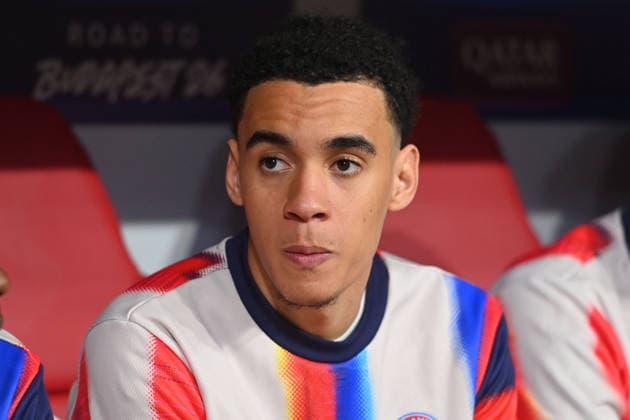 Jamal MUSIALA (Bayern Muenchen), Reservebank,Ersatzbank, Ersatzspieler,Reservespieler,Bank, Ergaenzungsspieler, Aktion,Einzelbild,angeschnittenes Einzelmotiv,Portraet,Portrait,Porträt. Fussball Champions League,Saison 2025 26, Viertelfinale FC Bayern-Muenchen -Real Madrid 4-3 am 15.04.2026 A L L I A N Z A R E N A.