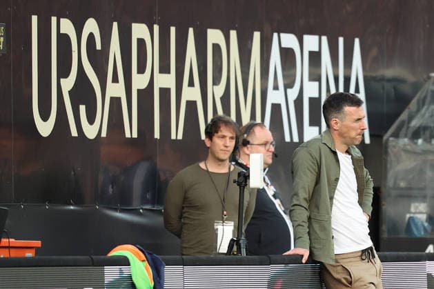17.04.2026, xrekx, Fussball 2.Bundesliga, SV Elversberg - Karlsruher SC v.l. Christian Eichner Trainer (Karlsruher SC) enttaeuscht, enttäuscht, schaut enttaeuscht, niedergeschlagen, disappointed nach dem 3:0 (DFL DFB REGULATIONS PROHIBIT ANY USE OF PHOTOGRAPHS as IMAGE SEQUENCES and or QUASI-VIDEO) Elversberg