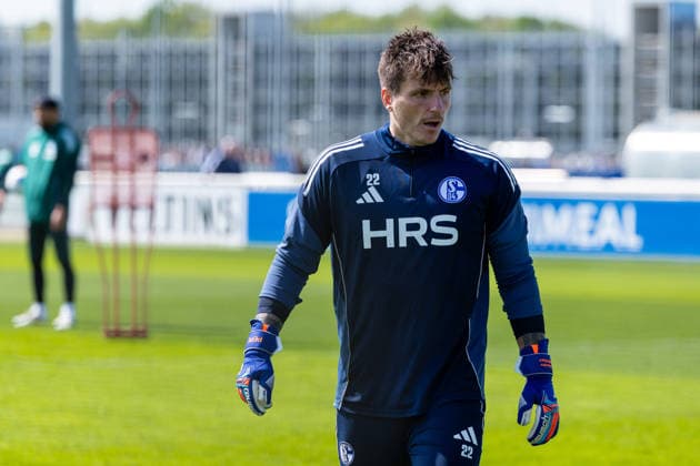 24.04.2026, Fussball, Training des FC Schalke 04. Torwart Kevin Müller (FC Schalke 04). Gelsenkirchen Trainingsgelände FC Schalke 04 NRW Deutschland xRHR-FOTO YYx Copyright: RHR-FOTOx RHR-FOTO YY