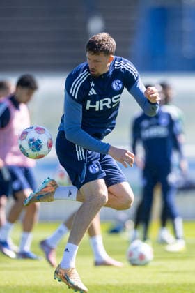 30.04.2026, Fussball, Training des FC Schalke 04. Janik Bachmann (FC Schalke 04). Gelsenkirchen Trainingsgelände FC Schalke 04 NRW Deutschland xRHR-FOTO YYx Copyright: RHR-FOTOx RHR-FOTO YY
