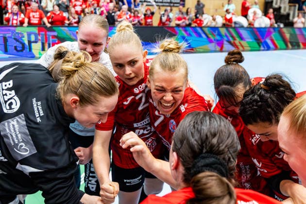 03.05.2026, GER, Handball, Frauen, Saison 2025 2026, Alsco 1.Bl, PlayOff Halbfinale Spiel 2, Thueringer HC - HSG Blomberg-Lippe der Thueringer HC gewinnt das Heimspiel der PlayOff Halbfinalserie gegen HSG Blomberg-Lippe. Somit steht es nach Spielen 1:1. Mit im Bild Laura Kuske (Thueringer HC,11), Rikke Hoffbeck Petersen (Thueringer HC,22), Lotta Heider (Thueringer HC,7) 99947 Bad Langensalza Salza Halle Sporthalle Mehrz Thüringen Deutschland