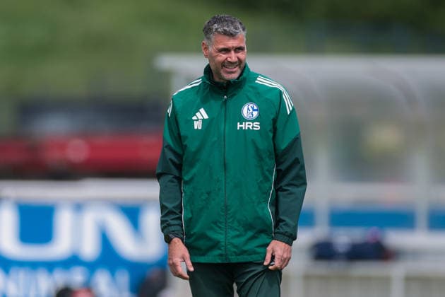 07.05.2026, Fussball, Training des FC Schalke 04. Torwarttrainer Volkan Ünlü (FC Schalke 04). Gelsenkirchen Trainingsgelände FC Schalke 04 NRW Deutschland xRHR-FOTO YYx Copyright: RHR-FOTOx RHR-FOTO YY
