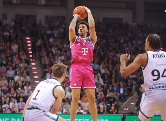 Alijah Comithier Telekom Baskets Bonn vs. VET-CONCEPT Gladiators Trier 33. Speiltag - Saison 2025 26