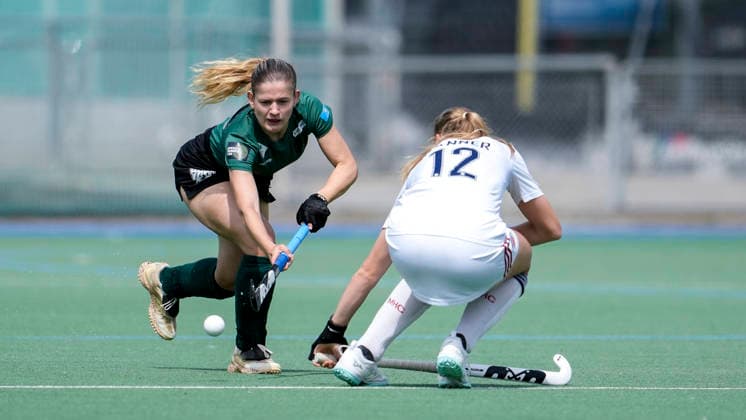 v.li.: Giulia Funkel (Club Raffelberg, 23), Ines Wanner (MHC, 12), Zweikampf, Spielszene, Duell, duel, tackle, tackling, Dynamik, Action, Aktion, 10.05.2026, Mannheim (Deutschland), Hockey, 1. Bundesliga, Damen, Mannheimer HC - Club Raffelberg