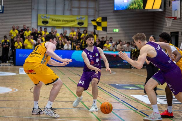 Nicolas Bretzel (Bozic Estriche Knights Kirchheim, 21) Julius Boehmer. (BG Goettingen, 44) GER, Bozic Estriche Knights Kirchheim vs. BG Goettingen, BARMER 2. Basketball Bundesliga, Playoffs Spiel 4, Saison 2025 2026, 14.05.2026 GER, Bozic Estriche Knights Kirchheim vs. BG Goettingen, BARMER 2. Basketball Bundesliga, Playoffs Spiel 4, Saison 2025 2026, 14.05.2026 Goeppingen Copyright: xEibner-Pressefoto NinaxSanderx EP_NSR