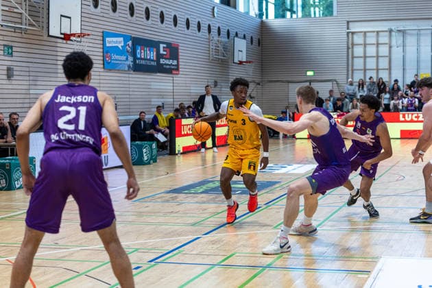Zach Jackson (BG Goettingen, 21) Charles Tyorne Harris Jr. (Bozic Estriche Knights Kirchheim, 03) Tyrel Maurice Morgan (Bozic Estriche Knights Kirchheim, 11) Charles Tyorne Harris Jr. (Bozic Estriche Knights Kirchheim, 03) GER, Bozic Estriche Knights Kirchheim vs. BG Goettingen, BARMER 2. Basketball Bundesliga, Playoffs Spiel 4, Saison 2025 2026, 14.05.2026 GER, Bozic Estriche Knights Kirchheim vs. BG Goettingen, BARMER 2. Basketball Bundesliga, Playoffs Spiel 4, Saison 2025 2026, 14.05.2026 Goeppingen Copyright: xEibner-Pressefoto NinaxSanderx EP_NSR
