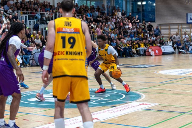 Jordan Sears (BG Goettingen, 03) Aeneas Jung (Bozic Estriche Knights Kirchheim, 19) Charles Tyorne Harris Jr. (Bozic Estriche Knights Kirchheim, 03) GER, Bozic Estriche Knights Kirchheim vs. BG Goettingen, BARMER 2. Basketball Bundesliga, Playoffs Spiel 4, Saison 2025 2026, 14.05.2026 GER, Bozic Estriche Knights Kirchheim vs. BG Goettingen, BARMER 2. Basketball Bundesliga, Playoffs Spiel 4, Saison 2025 2026, 14.05.2026 Goeppingen Copyright: xEibner-Pressefoto NinaxSanderx EP_NSR