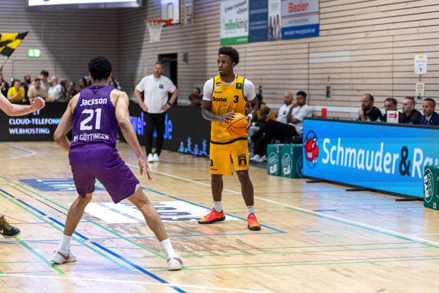 Zach Jackson (BG Goettingen, 21) Charles Tyorne Harris Jr. (Bozic Estriche Knights Kirchheim, 03) GER, Bozic Estriche Knights Kirchheim vs. BG Goettingen, BARMER 2. Basketball Bundesliga, Playoffs Spiel 4, Saison 2025 2026, 14.05.2026 GER, Bozic Estriche Knights Kirchheim vs. BG Goettingen, BARMER 2. Basketball Bundesliga, Playoffs Spiel 4, Saison 2025 2026, 14.05.2026 Goeppingen Copyright: xEibner-Pressefoto NinaxSanderx EP_NSR