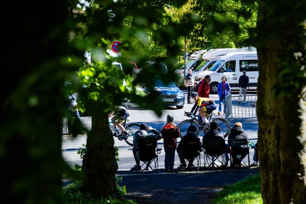 15.05.2026, GER, Rennrad, Maenner Frauen Junioren, Saison 2025, 26.TMP Jugentour Kleine Friedensfahrt, 1.Etappe Rundstreckenrennen Residenzstadt Gotha Oskar KLISCH (RC Schmitter) An 3 Wettkampftagen vom 15.05-17.05.2026 gingen knapp 350 Athleten aus 7 Ländern in den Kategorien Jedermann, Anfaenger, U15m, U17w und U17m bei der 25. Auflage der TMP Jugentour Kleine Friedensfahrt 2025 an den Start. Neben dem Einzelzeitfahren sind 3 weitere Etappen im Gothaer Landkreis zu absolvieren, organisiert vom RSC Waltershausen-Gotha e.V.. Etappe 1 erfolgte als Rundstrecke in Gotha wobei die U15m 16,8km, die U17w 25,2km und die U17m 31,5km absolvieren mussten 99867 Gotha Schloss Friedenstein Historisc Thüringen Deutschland