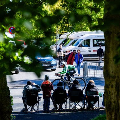 15.05.2026, GER, Rennrad, Maenner Frauen Junioren, Saison 2025, 26.TMP Jugentour Kleine Friedensfahrt, 1.Etappe Rundstreckenrennen Residenzstadt Gotha Matvey POLULACH (LV Brandenburg) An 3 Wettkampftagen vom 15.05-17.05.2026 gingen knapp 350 Athleten aus 7 Ländern in den Kategorien Jedermann, Anfaenger, U15m, U17w und U17m bei der 25. Auflage der TMP Jugentour Kleine Friedensfahrt 2025 an den Start. Neben dem Einzelzeitfahren sind 3 weitere Etappen im Gothaer Landkreis zu absolvieren, organisiert vom RSC Waltershausen-Gotha e.V.. Etappe 1 erfolgte als Rundstrecke in Gotha wobei die U15m 16,8km, die U17w 25,2km und die U17m 31,5km absolvieren mussten 99867 Gotha Schloss Friedenstein Historisc Thüringen Deutschland