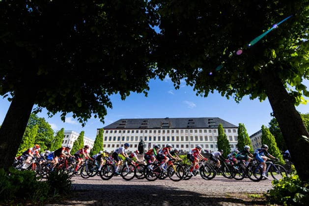 15.05.2026, GER, Rennrad, Maenner Frauen Junioren, Saison 2025, 26.TMP Jugentour Kleine Friedensfahrt, 1.Etappe Rundstreckenrennen Residenzstadt Gotha An 3 Wettkampftagen vom 15.05-17.05.2026 gingen knapp 350 Athleten aus 7 Ländern in den Kategorien Jedermann, Anfaenger, U15m, U17w und U17m bei der 25. Auflage der TMP Jugentour Kleine Friedensfahrt 2025 an den Start. Neben dem Einzelzeitfahren sind 3 weitere Etappen im Gothaer Landkreis zu absolvieren, organisiert vom RSC Waltershausen-Gotha e.V.. Etappe 1 erfolgte als Rundstrecke in Gotha wobei die U15m 16,8km, die U17w 25,2km und die U17m 31,5km absolvieren mussten 99867 Gotha Schloss Friedenstein Historisc Thüringen Deutschland