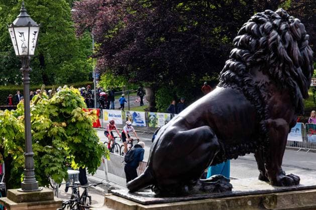 15.05.2026, GER, Rennrad, Maenner Frauen Junioren, Saison 2025, 26.TMP Jugentour Kleine Friedensfahrt, 1.Etappe Rundstreckenrennen Residenzstadt Gotha An 3 Wettkampftagen vom 15.05-17.05.2026 gingen knapp 350 Athleten aus 7 Ländern in den Kategorien Jedermann, Anfaenger, U15m, U17w und U17m bei der 25. Auflage der TMP Jugentour Kleine Friedensfahrt 2025 an den Start. Neben dem Einzelzeitfahren sind 3 weitere Etappen im Gothaer Landkreis zu absolvieren, organisiert vom RSC Waltershausen-Gotha e.V.. Etappe 1 erfolgte als Rundstrecke in Gotha wobei die U15m 16,8km, die U17w 25,2km und die U17m 31,5km absolvieren mussten 99867 Gotha Schloss Friedenstein Historisc Thüringen Deutschland