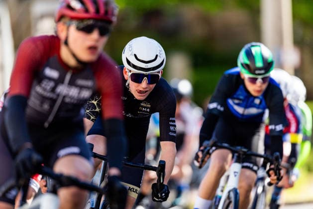 15.05.2026, GER, Rennrad, Maenner Frauen Junioren, Saison 2025, 26.TMP Jugentour Kleine Friedensfahrt, 1.Etappe Rundstreckenrennen Residenzstadt Gotha An 3 Wettkampftagen vom 15.05-17.05.2026 gingen knapp 350 Athleten aus 7 Ländern in den Kategorien Jedermann, Anfaenger, U15m, U17w und U17m bei der 25. Auflage der TMP Jugentour Kleine Friedensfahrt 2025 an den Start. Neben dem Einzelzeitfahren sind 3 weitere Etappen im Gothaer Landkreis zu absolvieren, organisiert vom RSC Waltershausen-Gotha e.V.. Etappe 1 erfolgte als Rundstrecke in Gotha wobei die U15m 16,8km, die U17w 25,2km und die U17m 31,5km absolvieren mussten 99867 Gotha Schloss Friedenstein Historisc Thüringen Deutschland