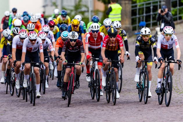 15.05.2026, GER, Rennrad, Maenner Frauen Junioren, Saison 2025, 26.TMP Jugentour Kleine Friedensfahrt, 1.Etappe Rundstreckenrennen Residenzstadt Gotha An 3 Wettkampftagen vom 15.05-17.05.2026 gingen knapp 350 Athleten aus 7 Ländern in den Kategorien Jedermann, Anfaenger, U15m, U17w und U17m bei der 25. Auflage der TMP Jugentour Kleine Friedensfahrt 2025 an den Start. Neben dem Einzelzeitfahren sind 3 weitere Etappen im Gothaer Landkreis zu absolvieren, organisiert vom RSC Waltershausen-Gotha e.V.. Etappe 1 erfolgte als Rundstrecke in Gotha wobei die U15m 16,8km, die U17w 25,2km und die U17m 31,5km absolvieren mussten 99867 Gotha Schloss Friedenstein Historisc Thüringen Deutschland