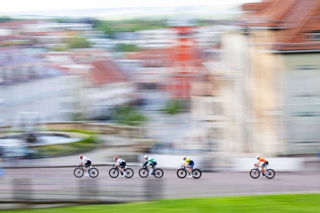 15.05.2026, GER, Rennrad, Maenner Frauen Junioren, Saison 2025, 26.TMP Jugentour Kleine Friedensfahrt, 1.Etappe Rundstreckenrennen Residenzstadt Gotha An 3 Wettkampftagen vom 15.05-17.05.2026 gingen knapp 350 Athleten aus 7 Ländern in den Kategorien Jedermann, Anfaenger, U15m, U17w und U17m bei der 25. Auflage der TMP Jugentour Kleine Friedensfahrt 2025 an den Start. Neben dem Einzelzeitfahren sind 3 weitere Etappen im Gothaer Landkreis zu absolvieren, organisiert vom RSC Waltershausen-Gotha e.V.. Etappe 1 erfolgte als Rundstrecke in Gotha wobei die U15m 16,8km, die U17w 25,2km und die U17m 31,5km absolvieren mussten 99867 Gotha Schloss Friedenstein Historisc Thüringen Deutschland