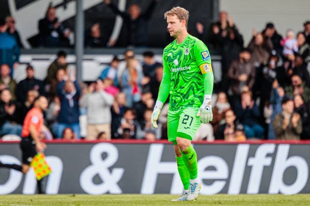Thomas Daehne (TSV 1860 Muenchen, 21) in Enttaeuschung nach Tor zum 2:0 durch Oualid Mhamdi (SC Verl, 20) GER, SC Verl vs. TSV 1860 Muenchen, Fussball, 3. Liga, 38. Spieltag, Spielzeit 2025 2026, 16.05.2026 DFL Regulations prohibit any use of photographers as image sequences and or quasi-video. GER, SC Verl vs. TSV 1860 Muenchen, Fussball, 3. Liga, 38. Spieltag, Spielzeit 2025 2026, 16.05.2026 Verl Copyright: xEibner-Pressefoto JanxRollingerx EP_JSK