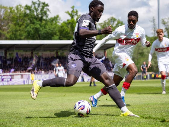 Ismail Badjie (VfL Osnabrueck, 37), Justin Diehl (VfB Stuttgart II, 26) GER, VfB Stuttgart II vs. VfL Osnabrueck, Fussball, 3. Bundesliga, 38. Spieltag, Spielzeit 2025 2026, 16.05.2026 GER, VfB Stuttgart II vs. VfL Osnabrueck, Fussball, 3. Bundesliga, 38. Spieltag, Spielzeit 2025 2026, 16.05.2026 Aspach Copyright: xEibner-Pressefoto CarstenxSchwerx EP_CSG