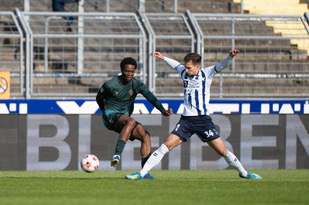GER, Fussball, RLN, VfB Oldenburg vs SV Werder Bremen II U23 16.05.2026, Marschwegstadion, Oldenburg, GER, RLN, VfB Oldenburg vs SV Werder Bremen II U23 , DFL regulations prohibit any use of photographs as image sequences and or quasi-video, im Bild Emal PEPSHI ( VfB Oldenburg 34 ) Joel IMASUEN ( SV Werder Bremen II U23 15 )