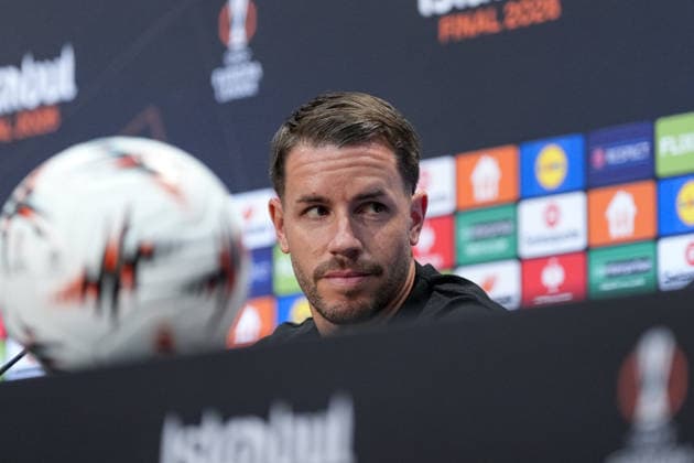 Christian Günter Christian Guenter (SC Freiburg, 30) bei der PK, Pressekonferenz , Türkei, Fussball, UEFA Europa League, Finale, 2025 2026, SC Freiburg vs. Aston Villa, 19.05.2026, TüpraÅü Stadium, BeÅüiktaÅü Park, Istanbul Istanbul TüpraÅü Stadium, BeÅüiktaÅü Par Istanbul Türkei Copyright: xArnexAmbergx