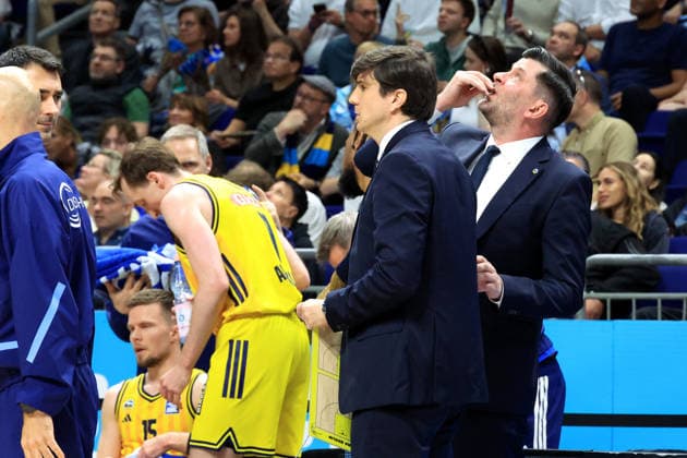 DEU, easyCredit BBL, ALBA vs. Rasta Vechta, 19.05.2026, Uber-Arena, Berlin, DEU, easyCredit BBL, ALBA vs. Rasta Vechta, im Bild CHEFTRAINER Pedro Calles (ALBA Berlin), Assistentstrainer Sebastian Trzcionka (ALBA Berlin)