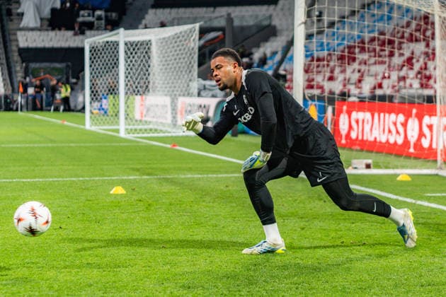 19.05.2026, SC Freiburg vs. Aston Villa, UEFA Europa League, Final Matchday -1 Besiktas Square, Besiktas Park, Stadium, Fan festival, Fan Fest, Fans Freiburg Aston Villa, Trophy, Uefa Cup League Trophy, Istanbul 2026 Final Abschlusstraining Final Training SC Freiburg in Vodafone Park, Noah Atubolu Copyright: xBahhoxKarax