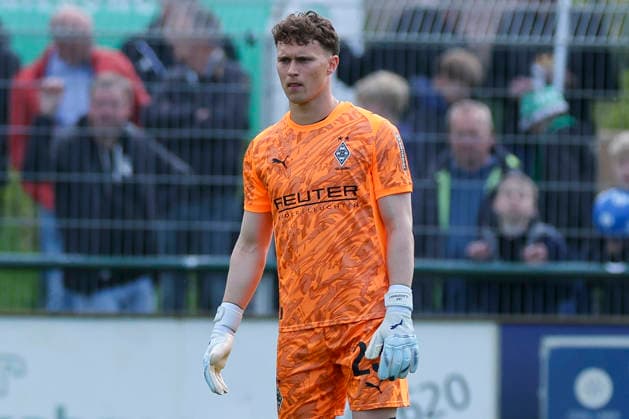 Torhueter Jan Olschowsky (Borussia Moenchengladbach) schaut, Friendly match, SC Spelle-Venhaus v Borussia Moenchengladbach, Getraenke Hoffmann Stadion am 20. May 2026 in Spelle, Deutschland. (Foto von Marco Steinbrenner DeFodi Images) Torhueter Jan Olschowsky (Borussia Moenchengladbach) looks on, Friendly match, SC Spelle-Venhaus v Borussia Moenchengladbach, Getraenke Hoffmann Stadion, May 20, 2026 in Spelle, Germany. (Photo by Marco Steinbrenner DeFodi Images) -
