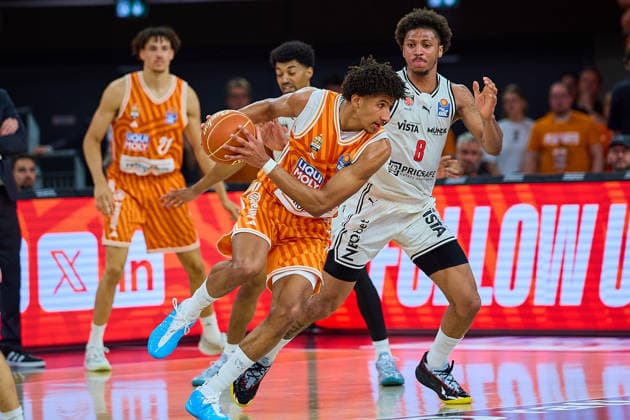 Meissa Faye (ratiopharm ulm, 11), Demarcus Marquette Demonia (BMA365 Bamberg Baskets, 08) GER, ratiopharm ulm vs. Bamberg Baskets, Basketball, Playoffs, Viertelfinale, 3. Spiel, EasyCredit BBL, Spielzeit 2025 2026, 23.05.2026 GER, ratiopharm ulm vs. Bamberg Baskets, Basketball, Playoffs, Viertelfinale, 3. Spiel, EasyCredit BBL, Spielzeit 2025 2026, 23.05.2026 Neu-Ulm Copyright: xEibner-Pressefoto GeraldxOelze-dexStoppanyx EP_ODS