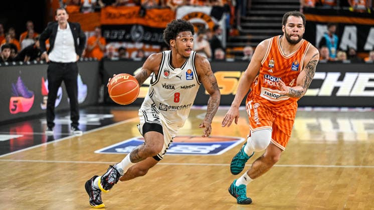 GER, BBL, Playoffs, ratiopharm Ulm vs BMA365 Bamberg Baskets 23.05.2026, ratiopharm arena, Neu-Ulm, GER, BBL, Playoffs, ratiopharm Ulm vs BMA365 Bamberg Baskets, im Bild Demarcus Marquette Demonia (Bamberg, 8), Christopher Ledlum (Ulm, 4)
