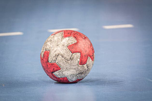 Feature, Symbolbild, Symbolfoto: Handball auf dem Spielfeld GER, TVB Stuttgart - SG Flensburg-Handewitt, DAIKIN HBL, Handball, Bundesliga, 32. Spieltag, Spielzeit 2025 2026, 24.05.2026 GER, TVB Stuttgart - SG Flensburg-Handewitt, DAIKIN HBL, Handball, Bundesliga, 32. Spieltag, Spielzeit 2025 2026, 24.05.2026 Stuttgart Copyright: xSandyxDinkelackerx EP_SDR