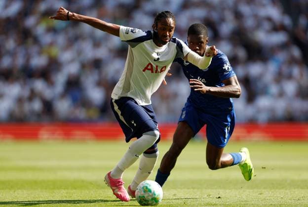 Djed Spence of Tottenham Hotspur takes the ball past Thierno Barry of Everton Tottenham Hotspur v Everton, Premier League, Football, Tottenham Hotspur Stadium, London, UK - 24 May 2026London Tottenham Hotspur Stadium United Kingdom EDITORIAL USE ONLY No use with unauthorised audio, video, data, fixture lists, club league logos or live services. Online in-match use limited to 120 images, no video emulation. No use in betting, games or single club league player publications. Copyright: xWillxCooper Shutterstockx 16889865s
