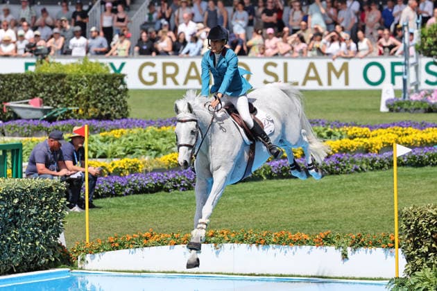 Lucianna Diniz (BRA) mit Pferd Vertigo du Desert am Wassergraben , Rolex Grand Slam of Show Jumping, Springprüfung mit zwei Umläufen und Stechen , Weltfest des Pferdesports, World Equestrian Festival, TSCHIO Aachen 2026, TSCHIO statt CHIO 2026, Aachener Soers, 22. bis 24. Mai 2026, Reitsport, 24.05.2026, Aachen Aachener Soers Deutschland