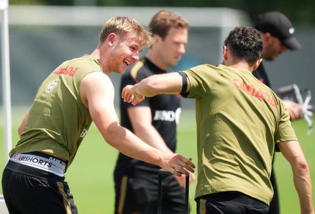 May 28, 2026, Charlotte, Nc, UNITED STATES: Canada defender Luc de Fougerolles, left, jokes around with teammate Stephen Eustaquio during team Canada World Cup roster selection camp in Charlotte, NC on Thursday, May 28, 2026. Canada News - May 28, 2026 - ZUMAc35_ 20260528_zaf_c35_097 Copyright: xNathanxDenettex