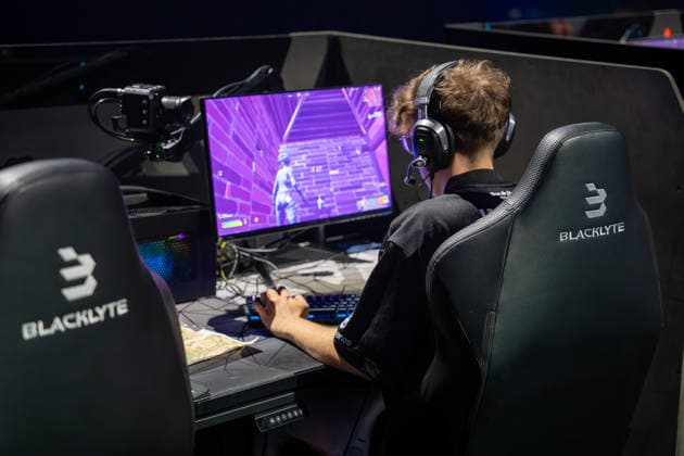 30.05.2026, xkkux, E-Sports, FORTNITE MAJOR 1 SUMMIT, Saison 2025 2026, PSD Bank Dome Düsseldorf: Das erste LAN-Turnier der FNCS-Saison. 50 Duos treten gegeneinander an, um den Preispool sowie die Qualifikation für die Global Championship 2026 zu gewinnen Die Duos verteilen sich wie folgt: 20 EU, 13 NAC, 3 NAW, 5 Brasilien, 3 Asien, 3 Ozeanien und 3 Naher Osten. Die fünf bestplatzierten Teams qualifizieren sich automatisch für die Global Championship 2026. Nordrhein-Westfahlen Deutschland