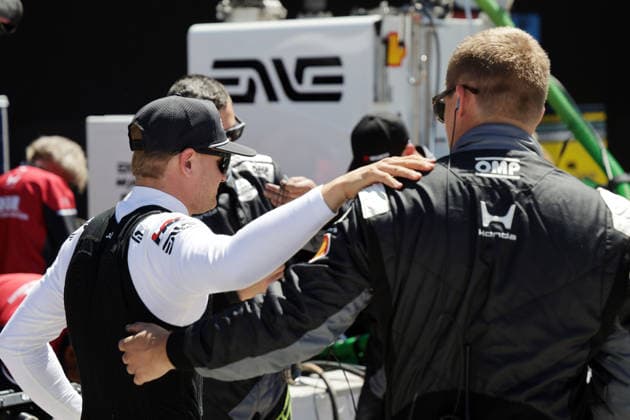 Mick Schumacher (GER) Honda 47 bedankt sich bei einem Teammitglied nach dem Rennen, GP Detroit, Michigan, USA, 31.05.2026, IndyCar, Indy Car, IRL, USA Serie, US Motorsport, Rahal lettermann Lanigan Racing
