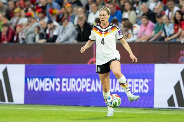 Rebecca KNAAK (GER 4, mi.) am Ball, Einzelbild, Einzelaktion, Fussball WM Qualifikation Europa der Frauen, 2026 2027, Gruppe A4, UEFA, Laenderspiel Deutschland (GER) - Norwegen (NOR), Endstand 2-0, am 05.06.2026 im Stadion Koeln (Köln) im R h e i n E n e r g i e S t a d i o n Deutschland. UEFA regulations prohibit any use of photographs as image sequences and or quasi-video Â
