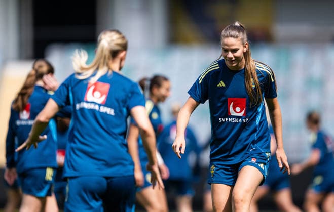 260608 Bella Andersson of the Swedish women s national football team at a training session on June 8, 2026 in Gothenburg. Photo: Mathias Bergeld BILDBYRAN kod MB MB1380 fotboll football soccer fotball vm-kval kval fifa womens world cup qualifier qualifier träning practice training sverige sweden dam bbeng women kvinner Copyright: MATHIASxBERGELD BB260608MB027