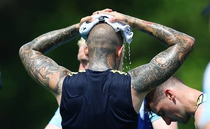 Lyndon Dykes of Scotland cooling his head Scotland Training Session and press conference, PK, Pressekonferenz 2026 FIFA World Cup, WM, Weltmeisterschaft, Fussball Football, Atrium Health Performance Park, Charlotte, USA - 08 Jun 2026Charlotte Atrium Health Performance Park United States of America EDITORIAL USE ONLY No use with unauthorised audio, video, data, fixture lists, club league logos or live services. Online in-match use limited to 120 images, no video emulation. No use in betting, games or single club league player publications. Copyright: xMichaelxZemanek Shutterstockx 16917216dr