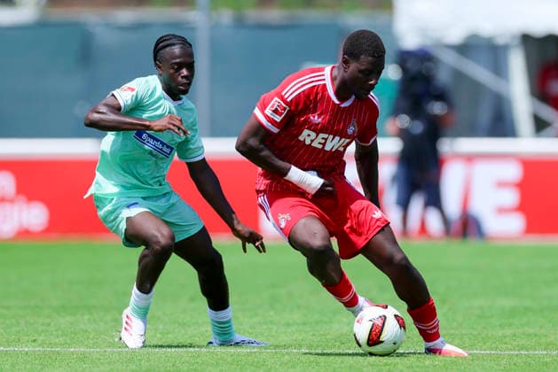 Boris Mamuzah Lum (Hertha BSC Berlin) und Ragnar Prince Friedel Ache (1. FC Köln) kämpfen um den Ball, Friendly match, 1. FC Köln v Hertha BSC Berlin, Koasastadion am 31. July 2026 in St. Johann in Tirol, Österreich. (Foto von Marco Steinbrenner DeFodi Images) Boris Mamuzah Lum (Hertha BSC Berlin) und Ragnar Prince Friedel Ache (1. FC Köln) battle for the ball, Friendly match, 1. FC Köln v Hertha BSC Berlin, Koasastadion, July 31, 2026 in St. Johann in Tirol, Austria. (Photo by Marco Steinbrenner DeFodi Images) -