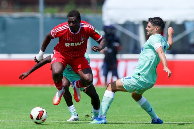 Ragnar Prince Friedel Ache (1. FC Köln) und Josip Brekalo (Hertha BSC Berlin) kämpfen um den Ball, Friendly match, 1. FC Köln v Hertha BSC Berlin, Koasastadion am 31. July 2026 in St. Johann in Tirol, Österreich. (Foto von Marco Steinbrenner DeFodi Images) Ragnar Prince Friedel Ache (1. FC Köln) und Josip Brekalo (Hertha BSC Berlin) battle for the ball, Friendly match, 1. FC Köln v Hertha BSC Berlin, Koasastadion, July 31, 2026 in St. Johann in Tirol, Austria. (Photo by Marco Steinbrenner DeFodi Images) -