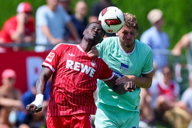 Ragnar Prince Friedel Ache (1. FC Köln) und Marton Dardai (Hertha BSC Berlin) kämpfen um den Ball, Friendly match, 1. FC Köln v Hertha BSC Berlin, Koasastadion am 31. July 2026 in St. Johann in Tirol, Österreich. (Foto von Marco Steinbrenner DeFodi Images) Ragnar Prince Friedel Ache (1. FC Köln) und Marton Dardai (Hertha BSC Berlin) battle for the ball, Friendly match, 1. FC Köln v Hertha BSC Berlin, Koasastadion, July 31, 2026 in St. Johann in Tirol, Austria. (Photo by Marco Steinbrenner DeFodi Images) -