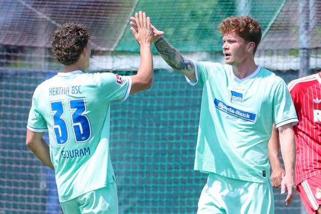 Soufian Gouram (Hertha BSC Berlin) und Sebastian Gronning Andersen (Hertha BSC Berlin) jubeln, Friendly match, 1. FC Köln v Hertha BSC Berlin, Koasastadion am 31. July 2026 in St. Johann in Tirol, Österreich. (Foto von Marco Steinbrenner DeFodi Images) Soufian Gouram (Hertha BSC Berlin) und Sebastian Gronning Andersen (Hertha BSC Berlin) cheer, Friendly match, 1. FC Köln v Hertha BSC Berlin, Koasastadion, July 31, 2026 in St. Johann in Tirol, Austria. (Photo by Marco Steinbrenner DeFodi Images) -